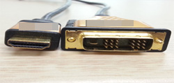 DVI - HDMI 케이블 이미지 입니다.