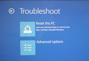 Troubleshoot 메뉴 중 Advanced options 선택합니다