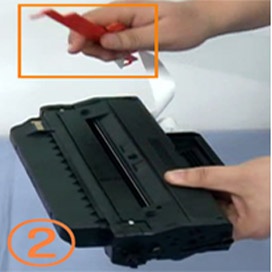 주황색 Nip장치를 제거