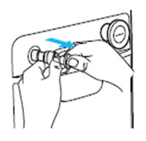 내부에 있는 고무로 된 누름부를 누르면서 플라스틱으로 된 마개를 당겨 뺌