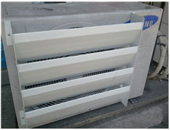 실외기 바람막이 장착 상태