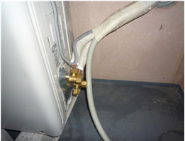 실외기 배관 연결부