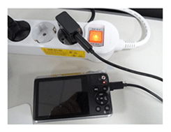 충전램프 확인 빨간색 켜짐 : 충전 중, 빨간색 꺼짐: 충전 완료, 빨간색 깜박임 : 충전 오류