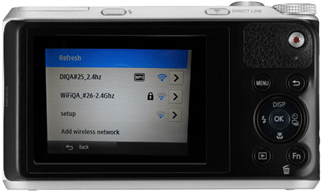 카메라 화면에 와이파이가 뜨면 연결 가능한 ap이름을 선택하여 연결합니다.