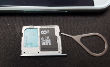 sd와 외장메모리 트레이 분리된 화면