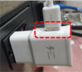 어댑터와 선이 들뜬 상태