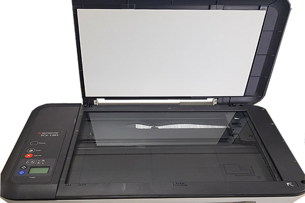 SCX-1360 시리즈 스캔 진행을 위해 스캐너 덮개를 열어 주세요