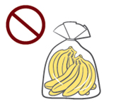 비닐봉투에 담긴 바나나