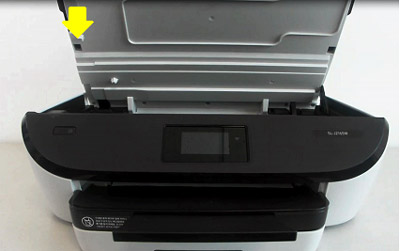 상단의 잉크 카트리지 덮개를 아래로 닫아주는 화면