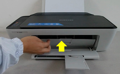 잉크 카트리지 교체 덮개를 닫는 화면