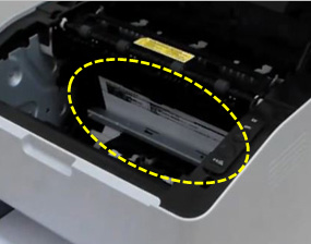 토너꺼낸 후 용지가 걸려 있는 화면