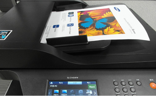 자동 원고용지 넣는 곳에 스캔 원본용지 장착한 화면