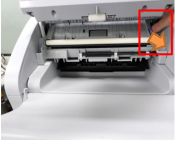 오른쪽의 보라색 손잡이 위치 화면