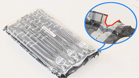 3. 새로운 토너 카트리지의 박스와 비닐 포장을 벗기고, 토너 카트리지를 꺼내주세요.