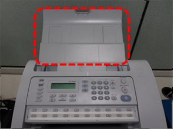 뒤로 당겼던 커버를 완전히 펴는 화면