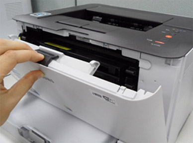 SL-C410계열 토너 카트리지 교체하기 위해 앞덮개 여는화면