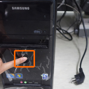 데스크톱 PC 전원 안켜짐 현상일때 전원버튼 5초이상 길게 누르는화면